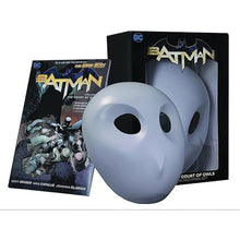 Load image into Gallery viewer, Batman: The Court of Owls Mask and Book Set by Scott Snyder Greg Capullo