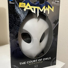 Load image into Gallery viewer, Batman: The Court of Owls Mask and Book Set by Scott Snyder Greg Capullo