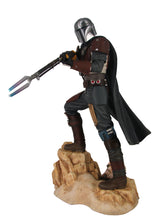 Load image into Gallery viewer, STAR WARS PREMIER COLLECTION THE MANDALORIAN MK1 STATUE